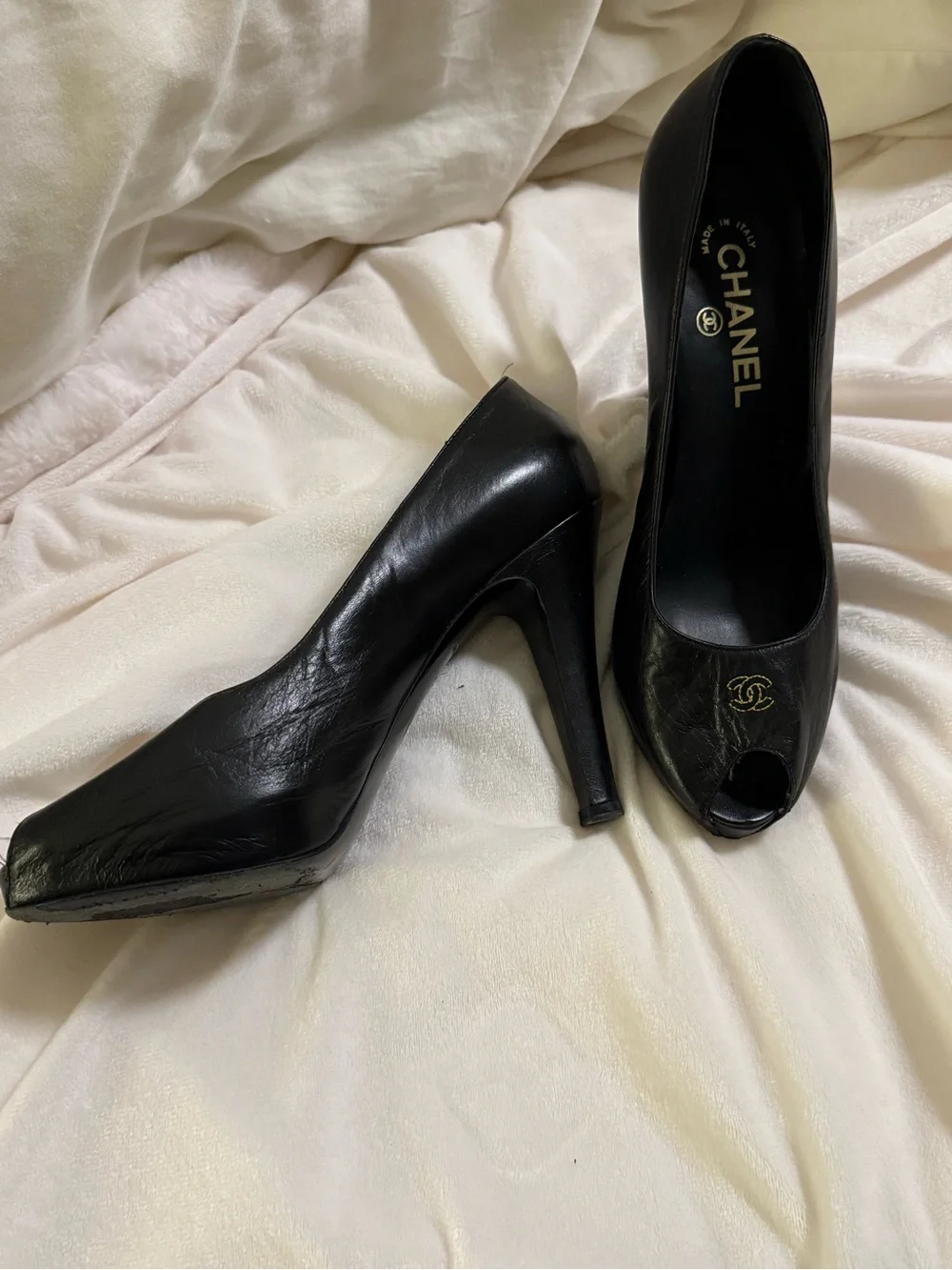 CHANEL Black Leather Stiletto Pumps